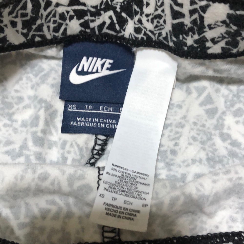 XS Nike Leggings - Picture 3 of 3